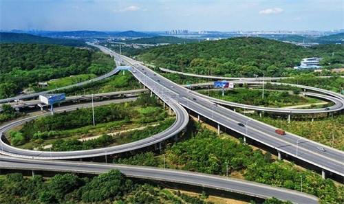 龙圩钢筋套筒应用于高速公路